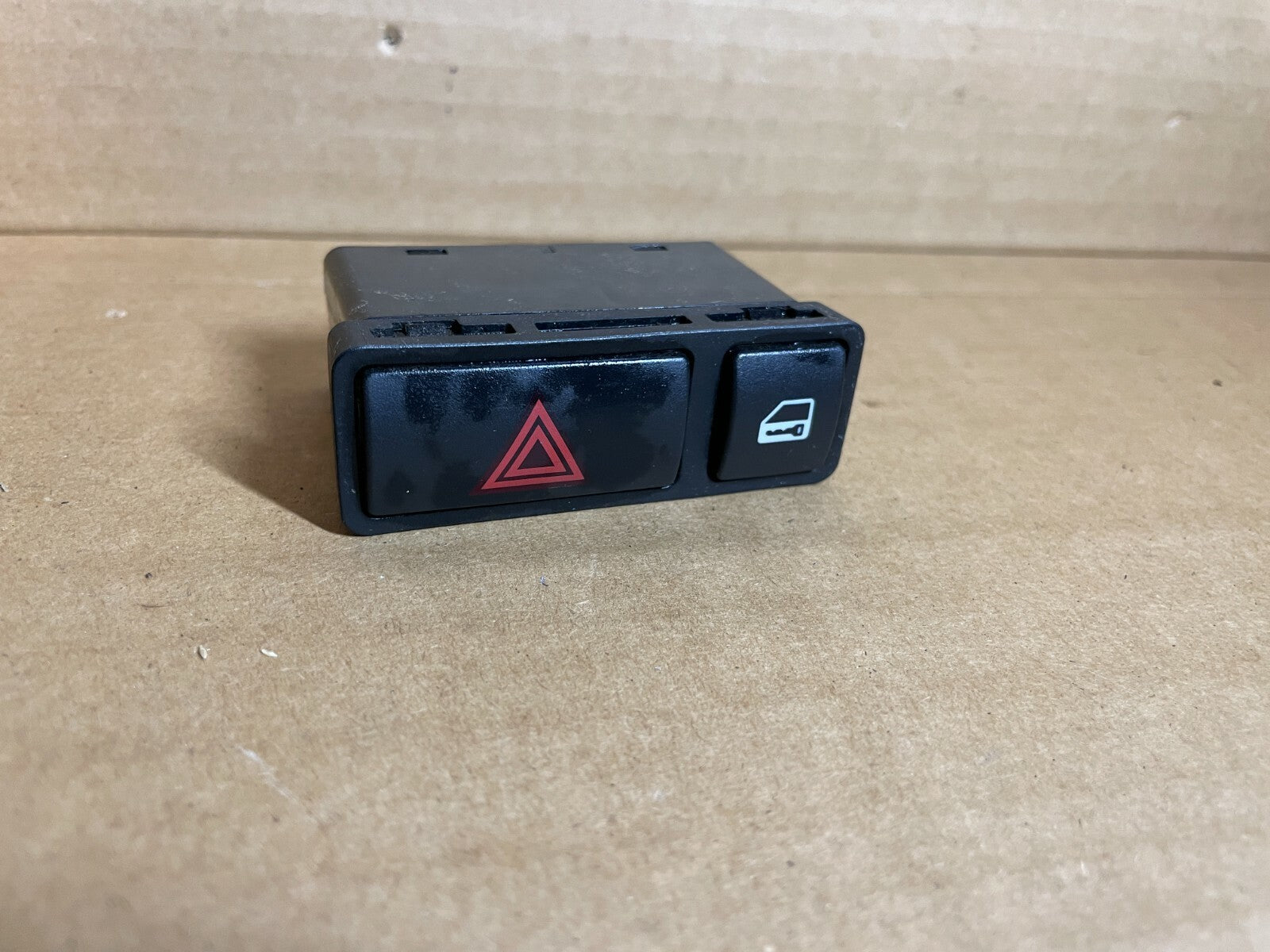 61318368920 - BMW Hazard/Central Locking Switch E46/E53/E85/E86