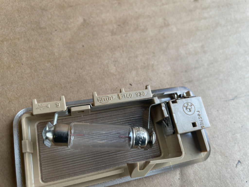 63316962004 - Right Beige Interior Light BMW E46
