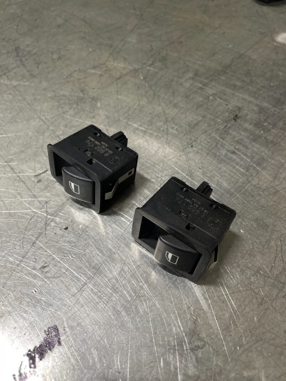 61318368921 61316902174 - BMW Rear Window Switch Sedan/Touring