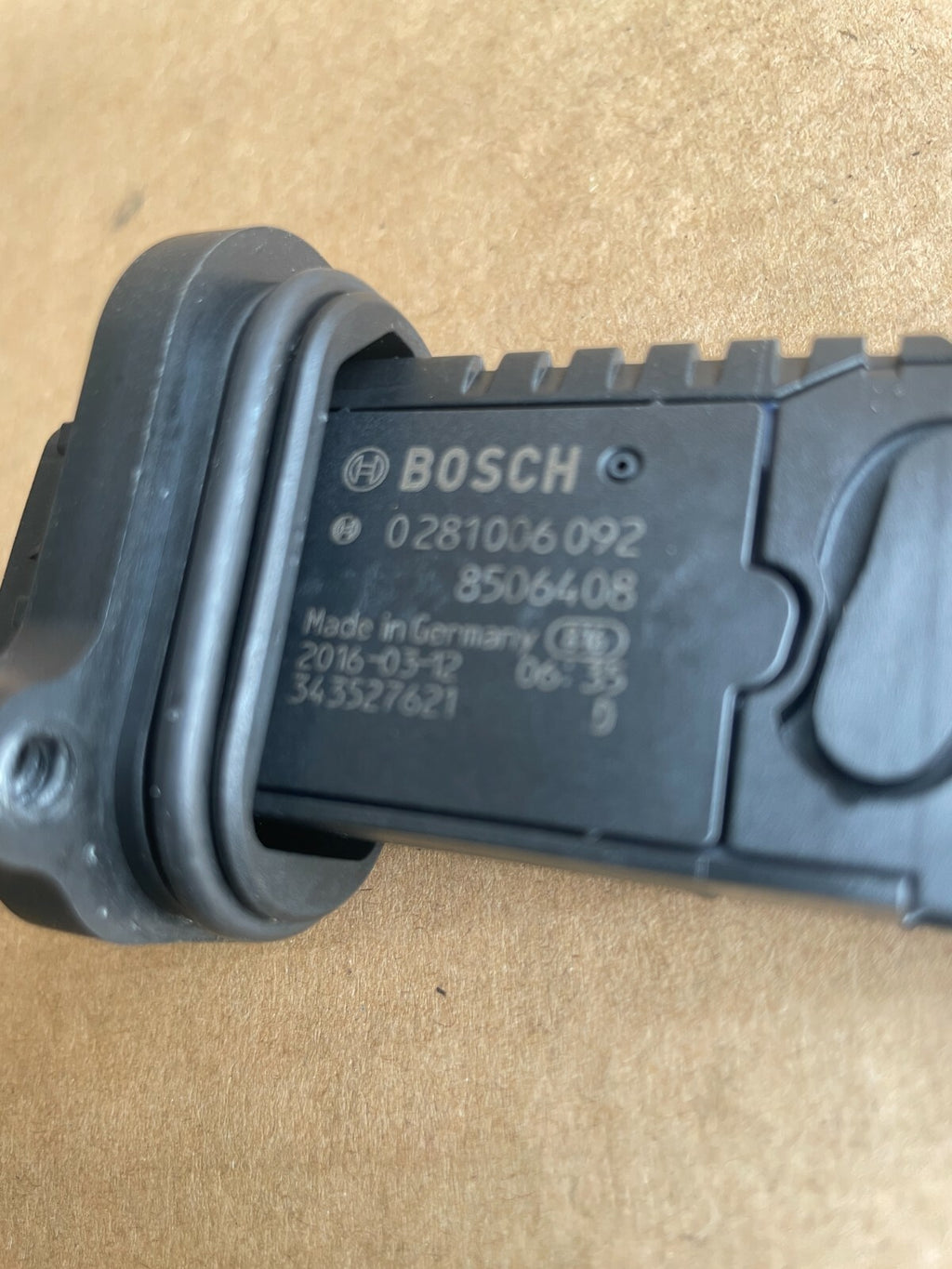 13628506408 - Genuine New Bosch Hot-Film Air Mass Meter N47 BMW F10 F15 F25 F30