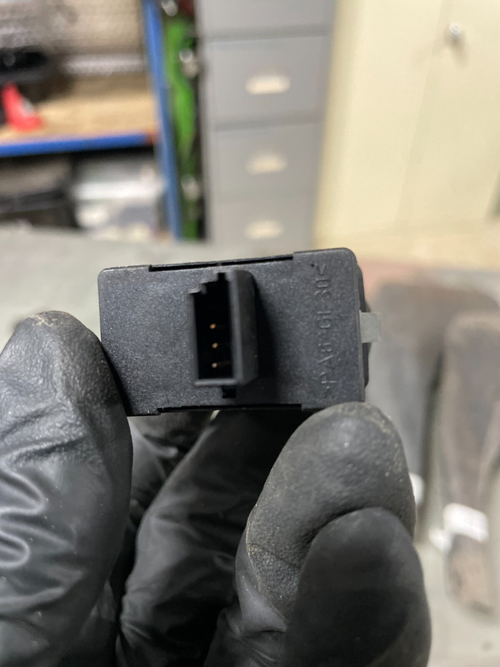 61318368921 61316902174 - BMW Rear Window Switch Sedan/Touring