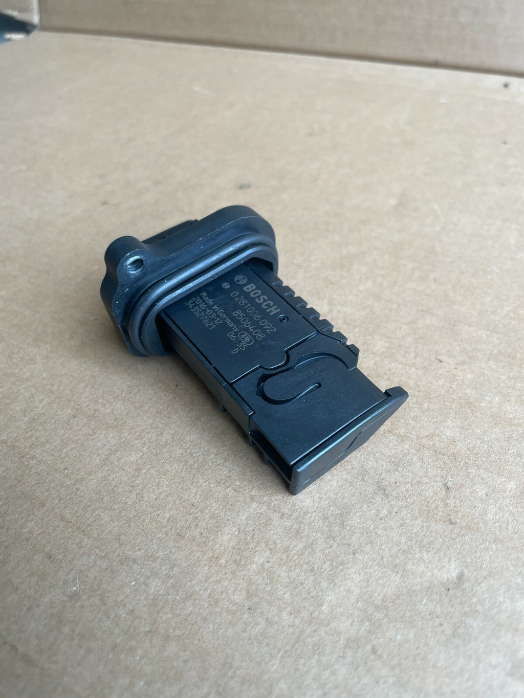 13628506408 - Genuine New Bosch Hot-Film Air Mass Meter N47 BMW F10 F15 F25 F30