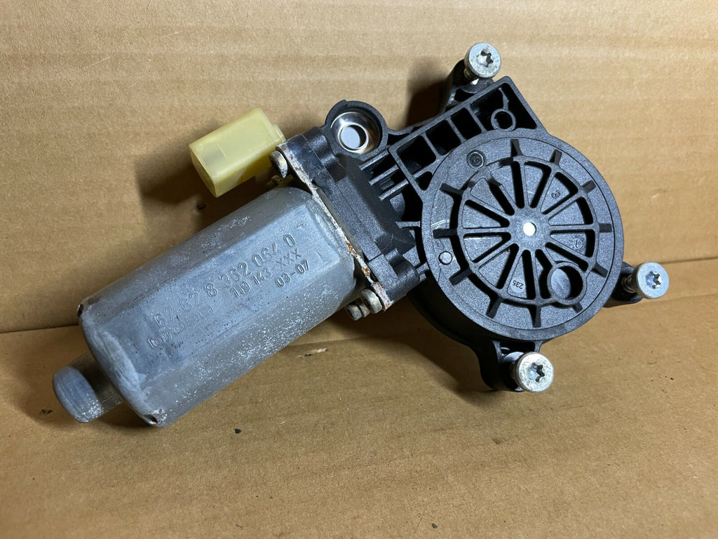 67628362064 - BMW E46 E53 E64 E85 Drivers Window Motor