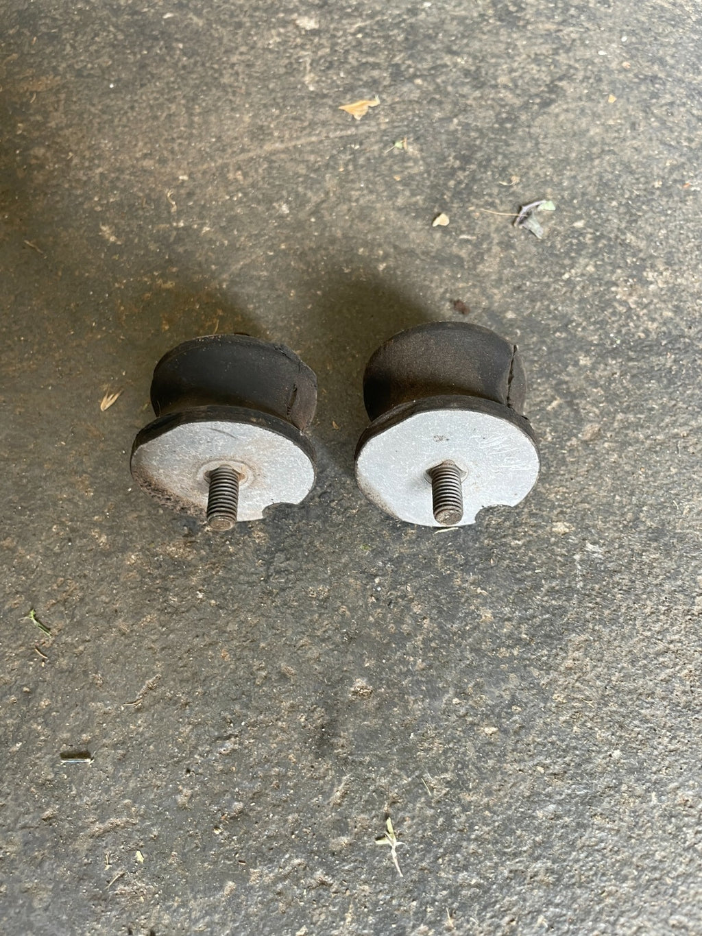 22316799331 - BMW Transmission Mount E36 E39 E46 E81 E88 E85 E86 E90 E91 E92 E93