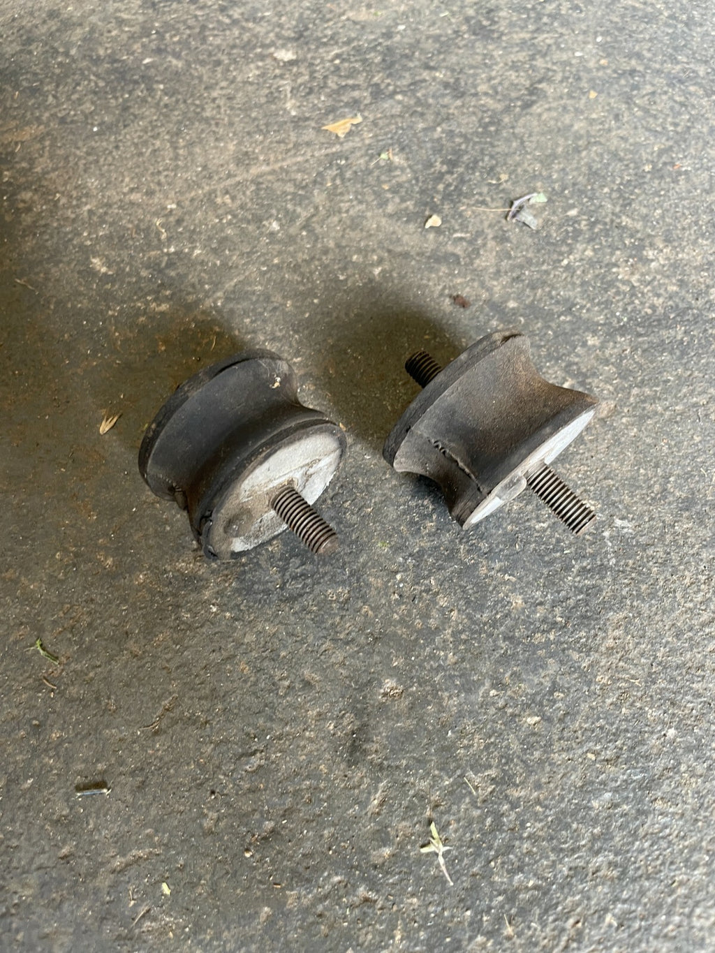 22316799331 - BMW Transmission Mount E36 E39 E46 E81 E88 E85 E86 E90 E91 E92 E93