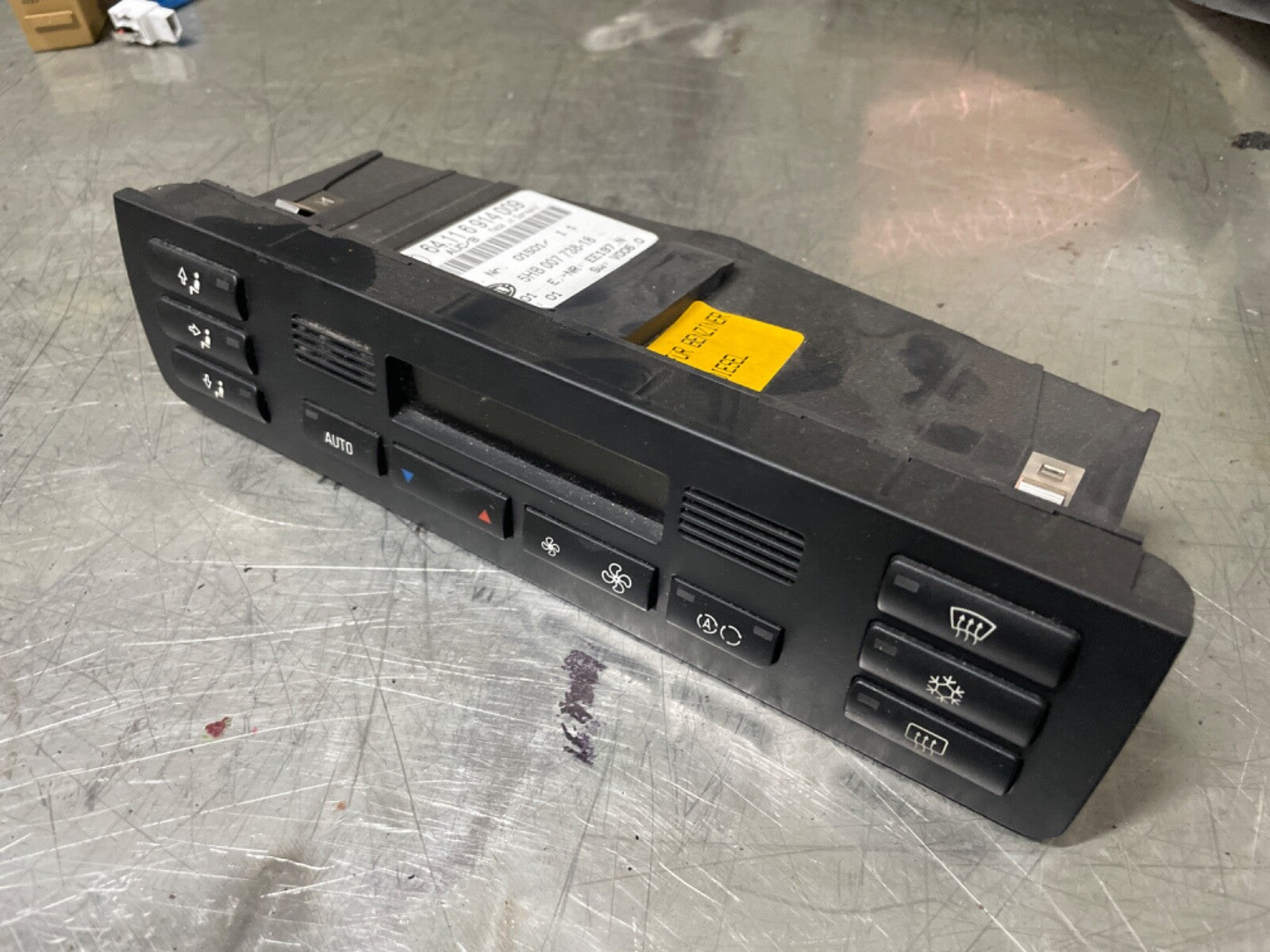 64116914009 - BMW E46 Climate Control A/C Buttons