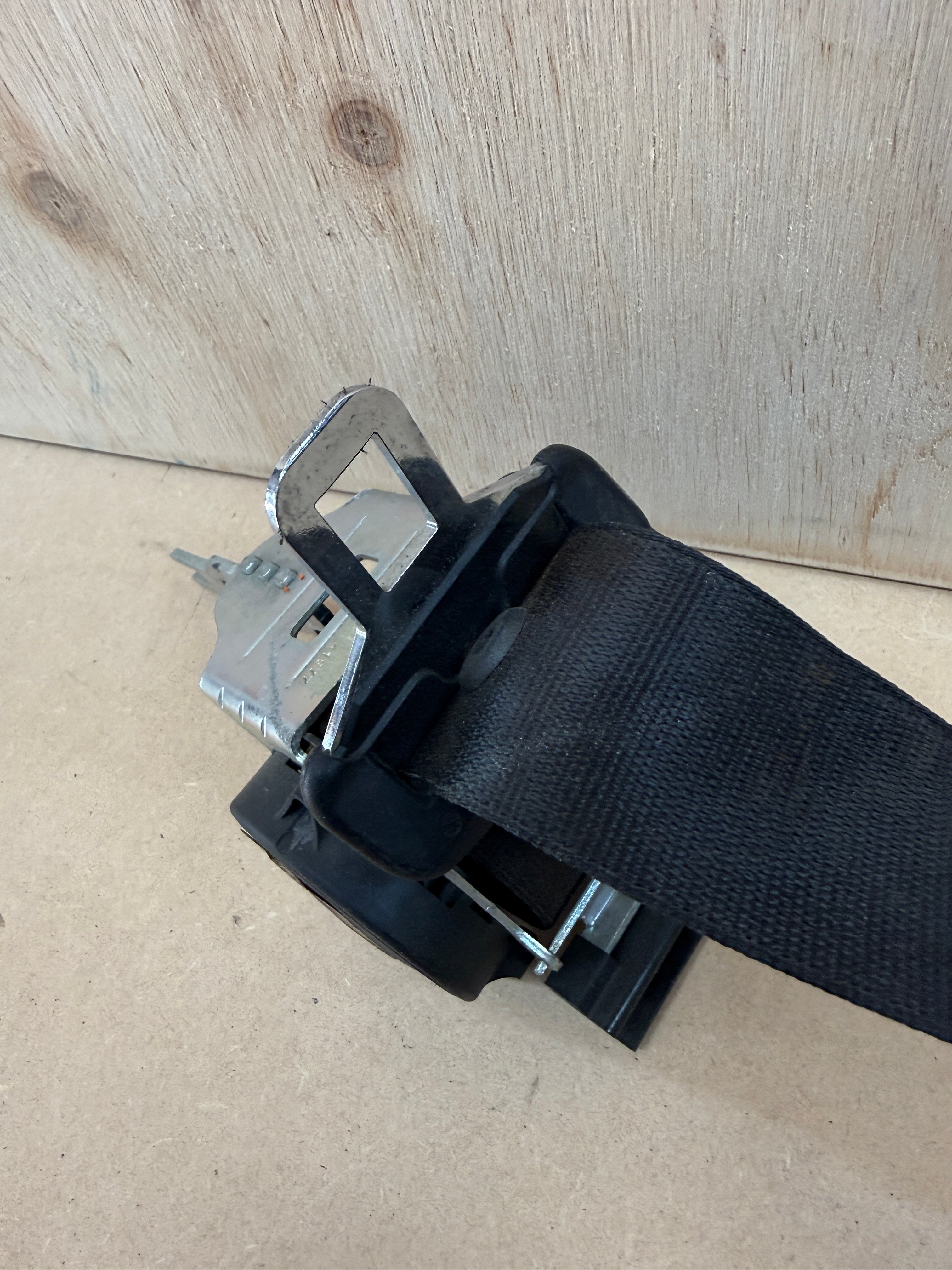 72118202591 / 566244901 - Genuine Used E46 E63 Rear Left/Right Seat Belt
