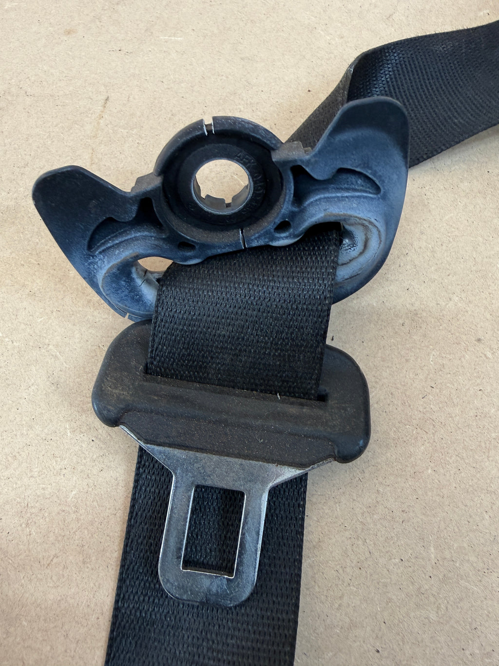 72117068243 / 560493701 - Genuine Used E46 Left/Passenger Front Seat Belt