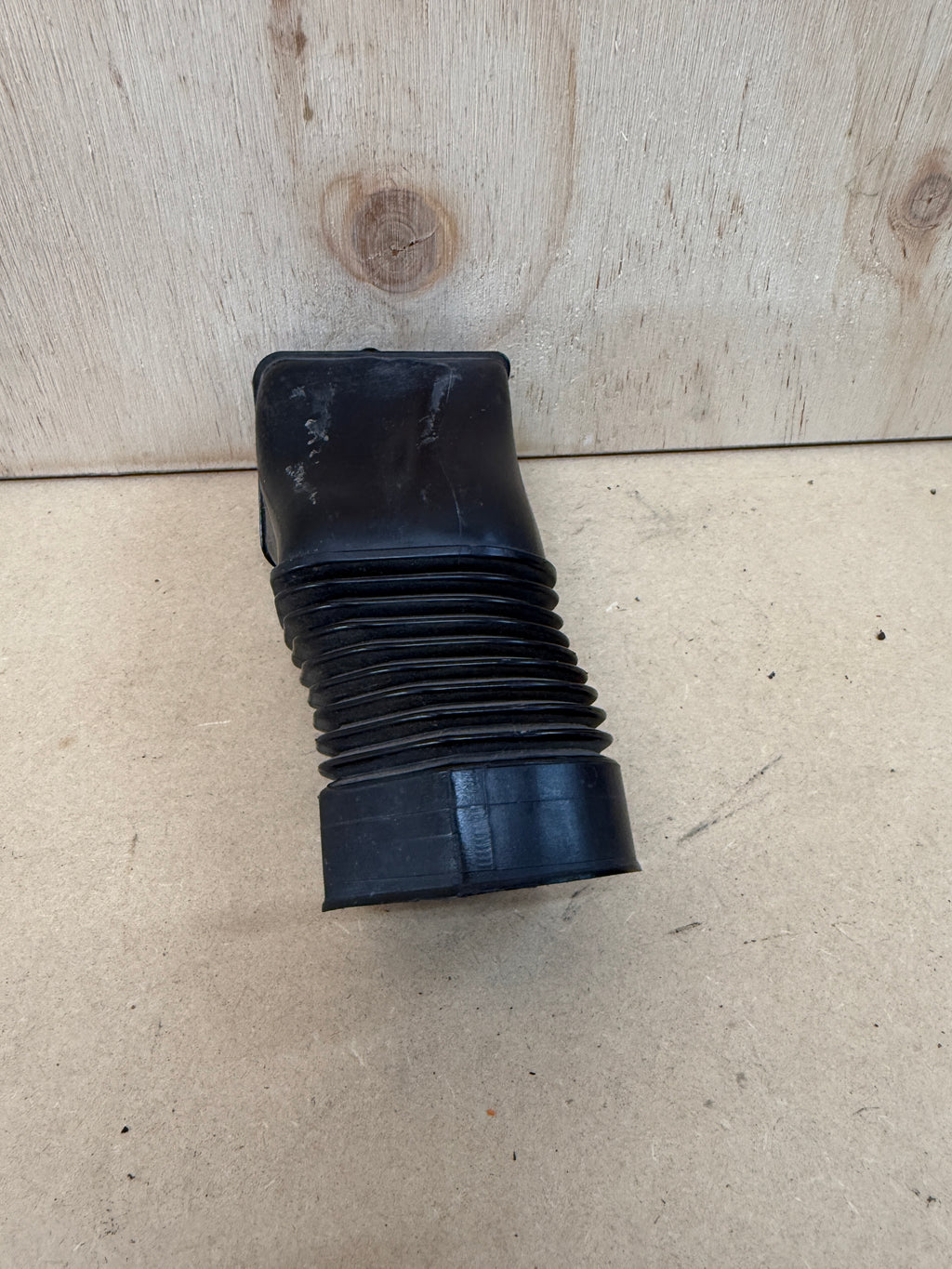 13711438768 - Genuine Used BMW E46 E83 Airbox Air Duct Pipe Infeed M52