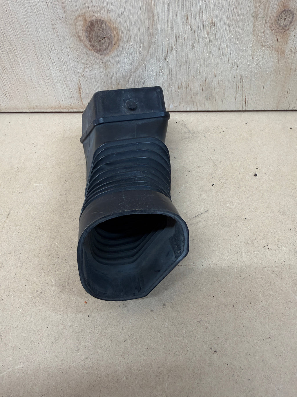 13711438768 - Genuine Used BMW E46 E83 Airbox Air Duct Pipe Infeed M52