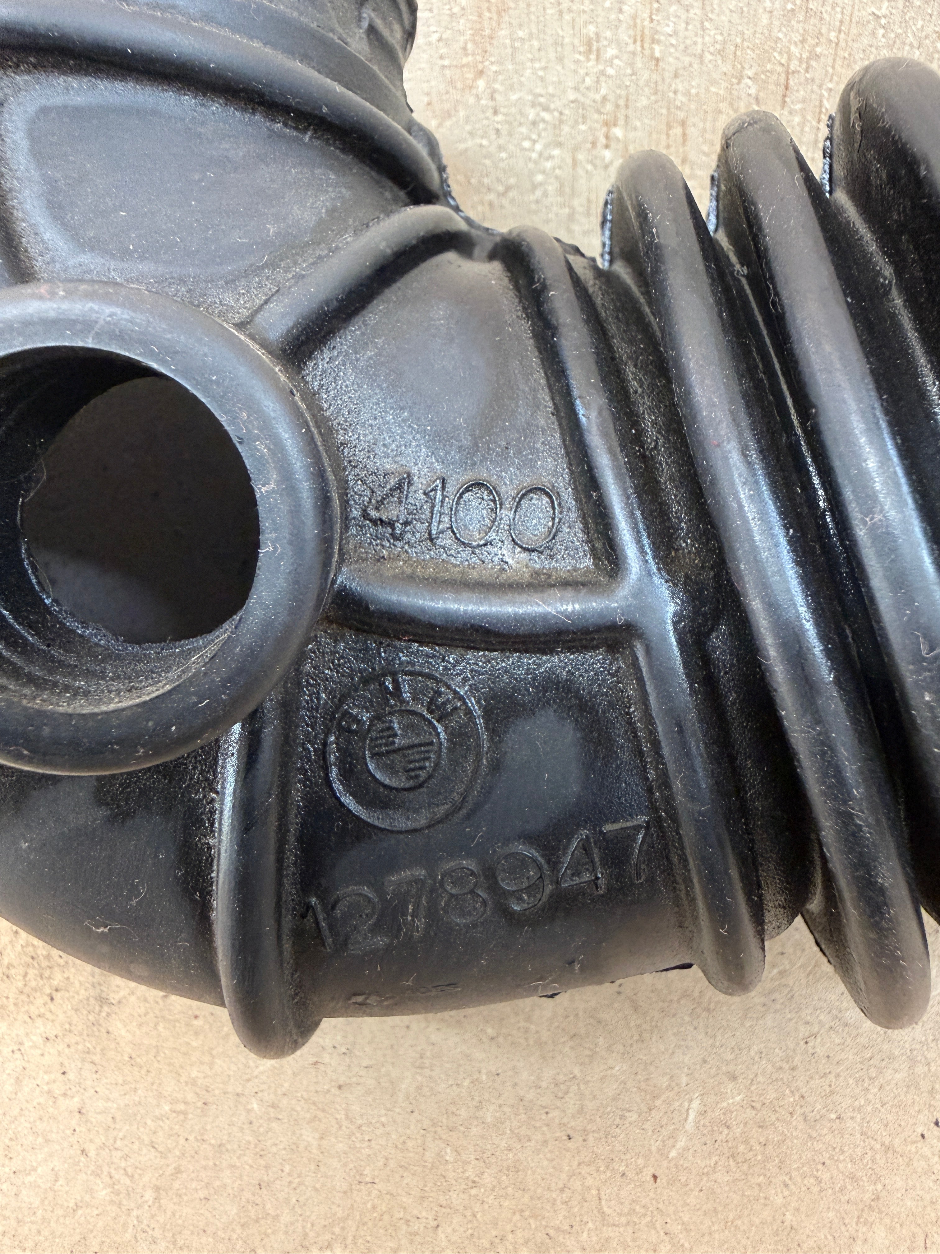 13541285237 - Genuine BMW Used E30 E28 M10 Intake Boot