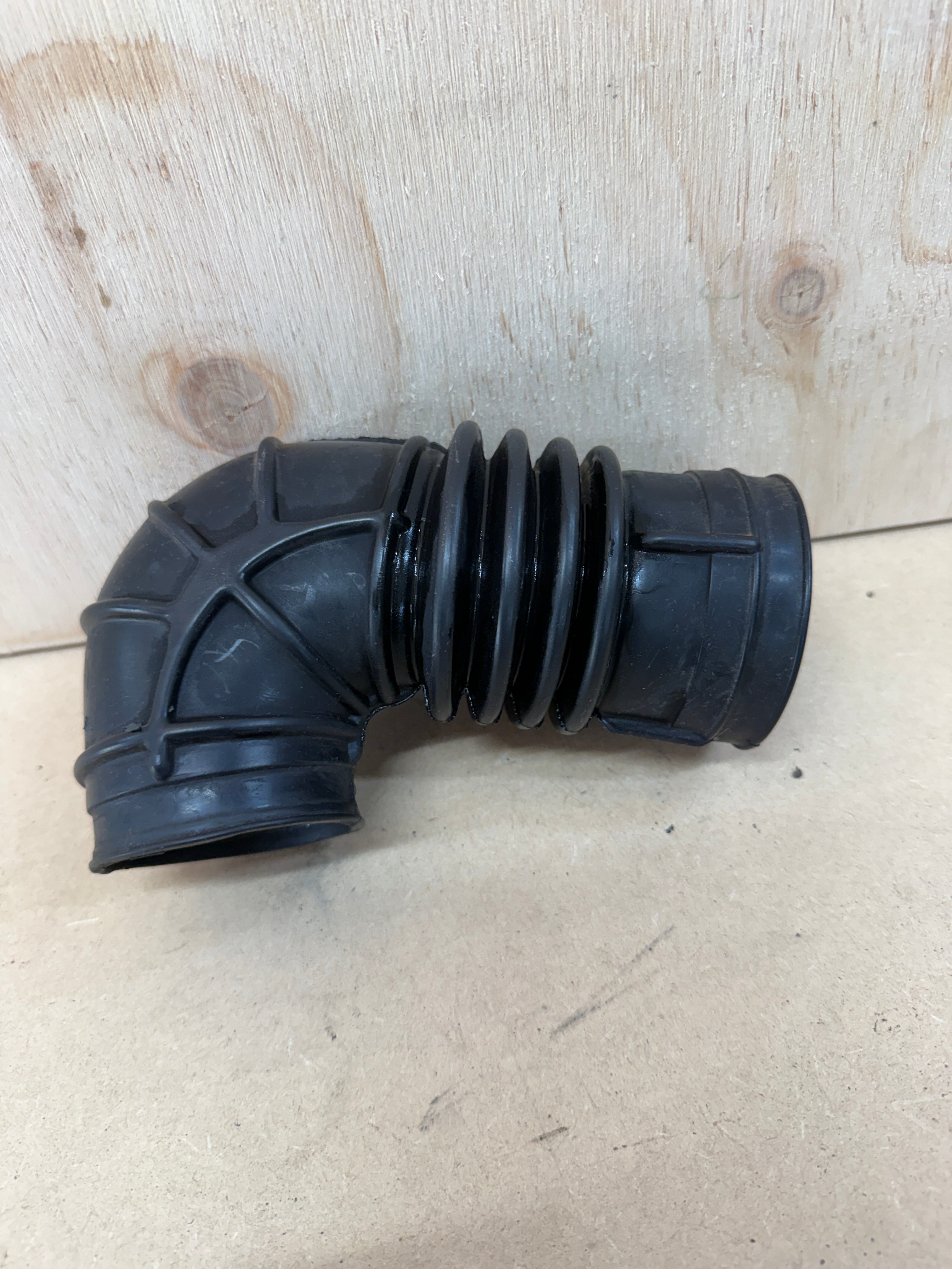 13541285237 - Genuine BMW Used E30 E28 M10 Intake Boot