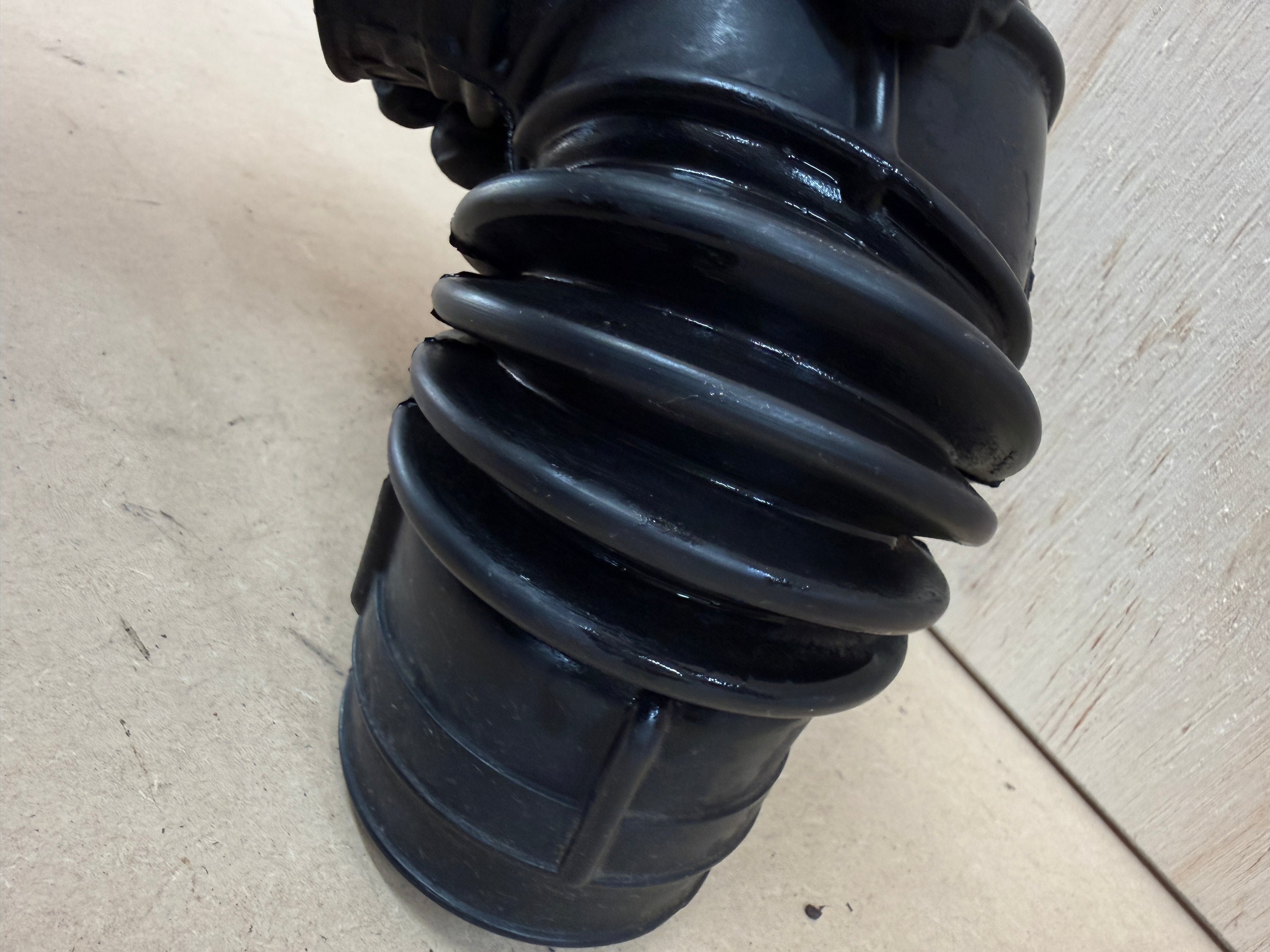 13541285237 - Genuine BMW Used E30 E28 M10 Intake Boot
