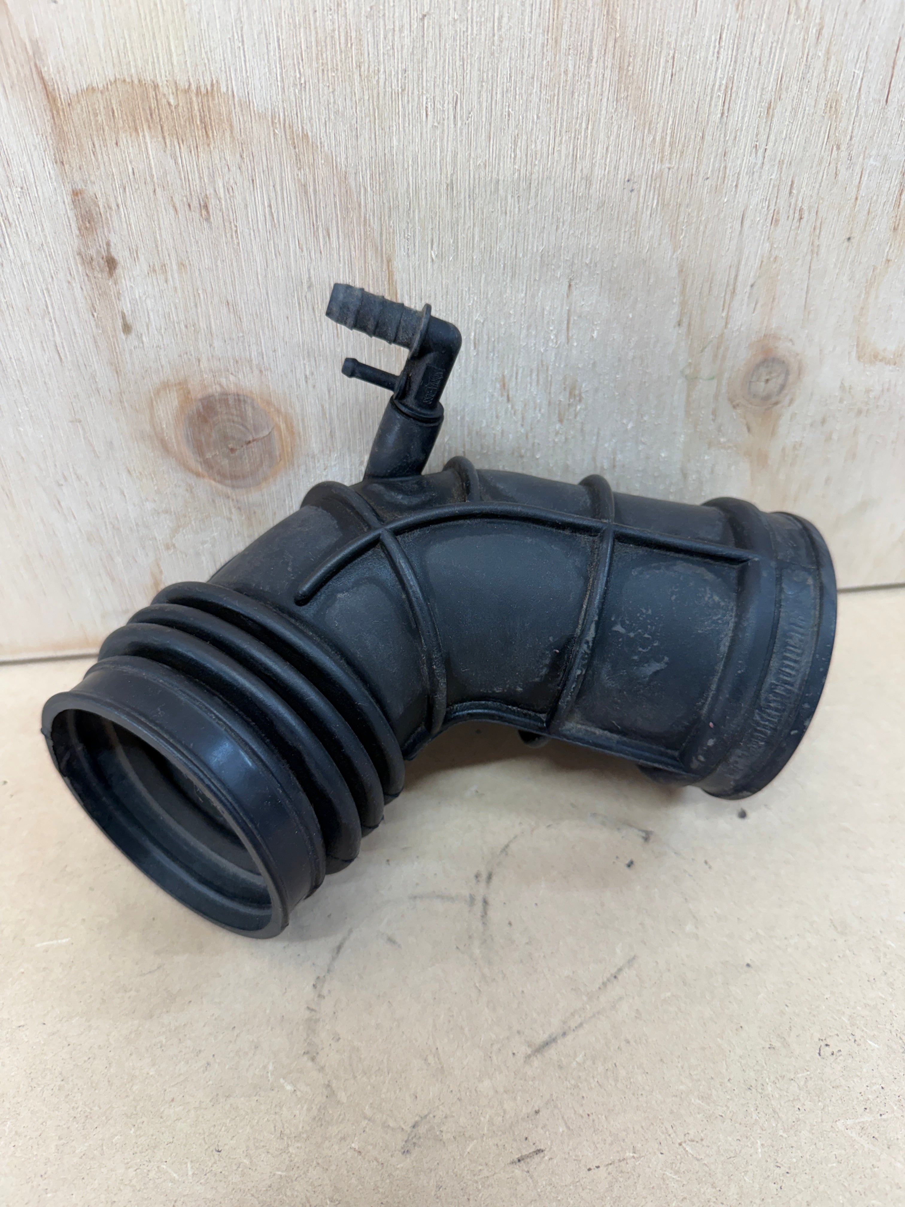 13541705209 - Genuine BMW Used E36 E46 M52 M54 Intake Boot