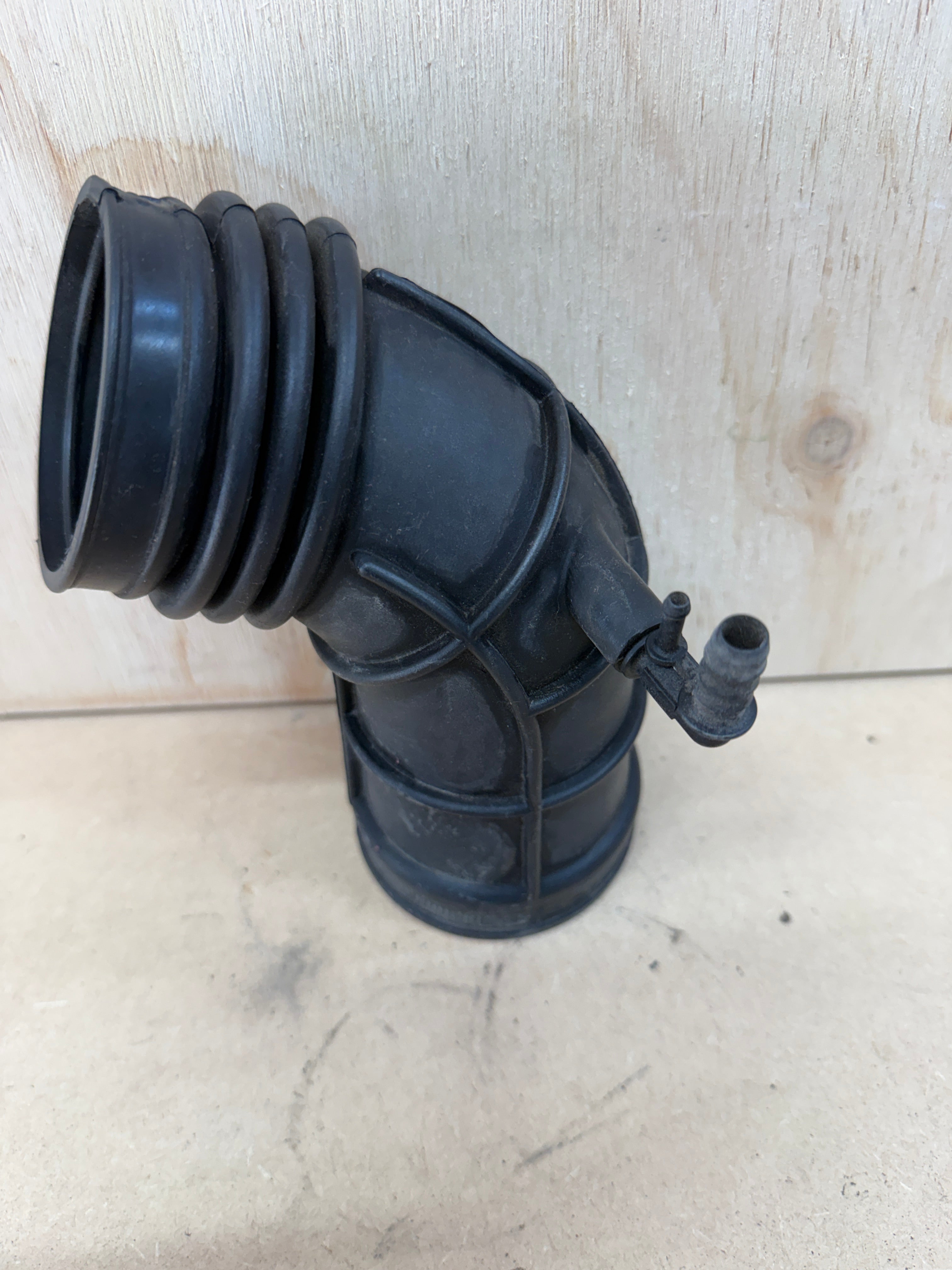 13541705209 - Genuine BMW Used E36 E46 M52 M54 Intake Boot