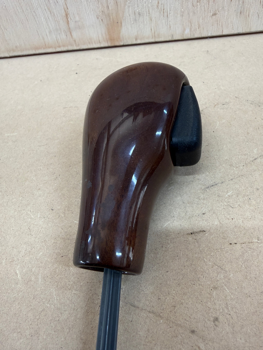 25161423259 - Genuine BMW Used E46 Myrtle Woodgrain Automatic Selector Handle