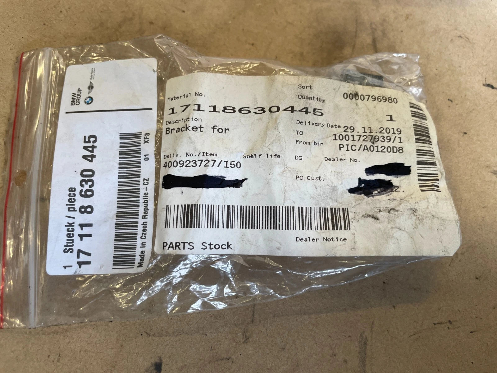 17118630445 - New OEM Genuine BMW Radiator Cluster Holding Rubber Piece